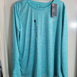 Heat Gear loose fit long sleeve sport shirt.